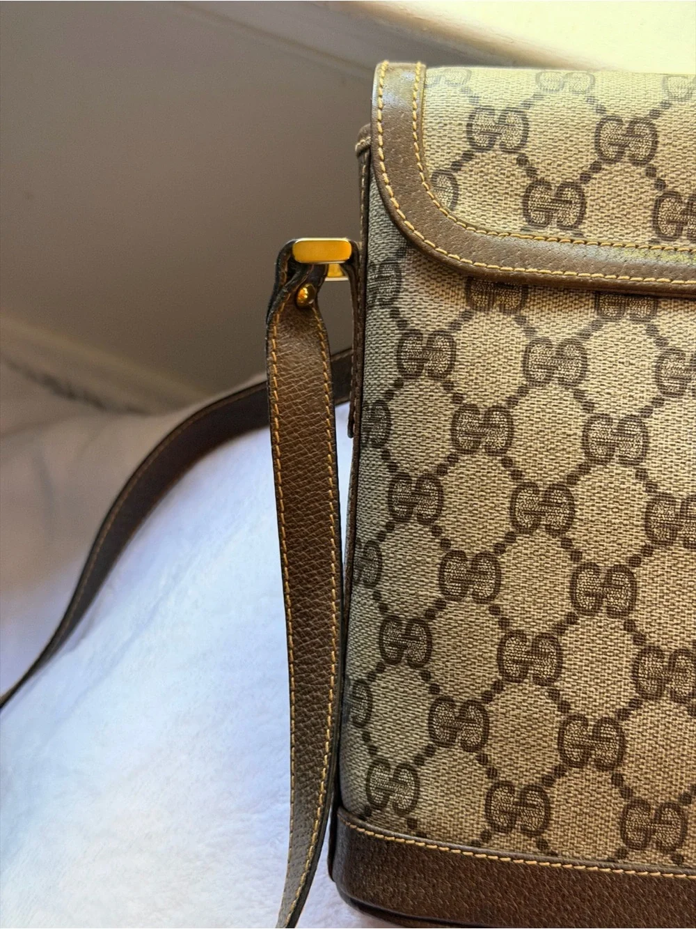 Gucci messenger bag